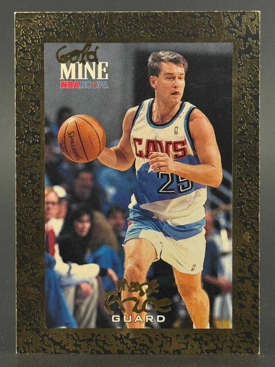 Mark Price 1992-93 NBA Hoops Gold Mine trading card #25 with gold foil border and lettering.