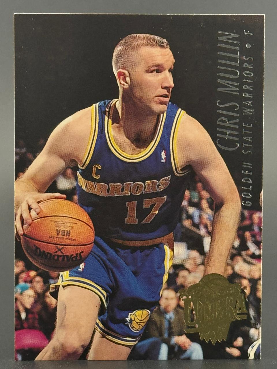 Chris Mullin Golden State Warriors trading card, dribbling a basketball.