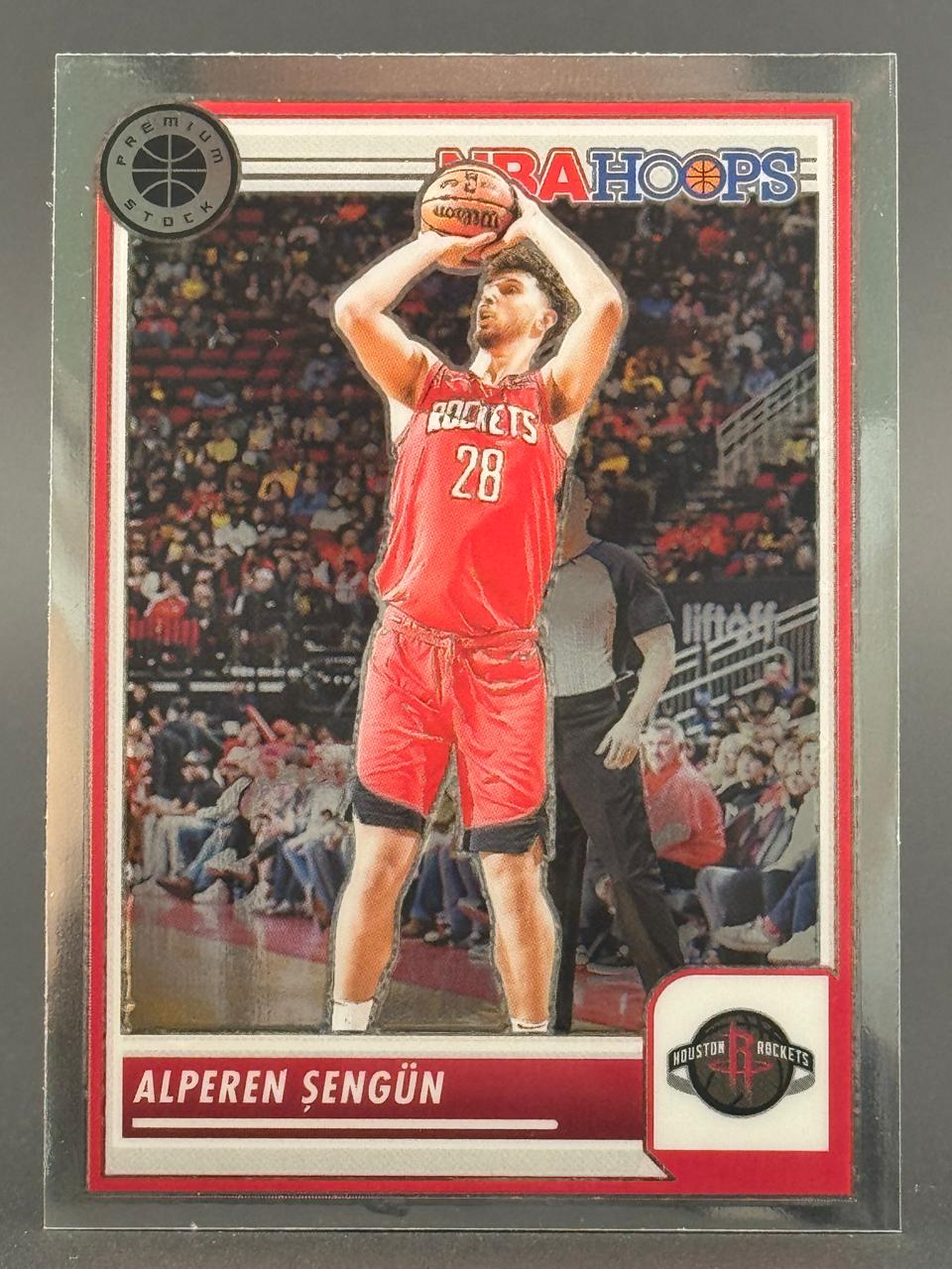Alperen Şengün 2021-22 NBA Hoops Premium Stock trading card.
