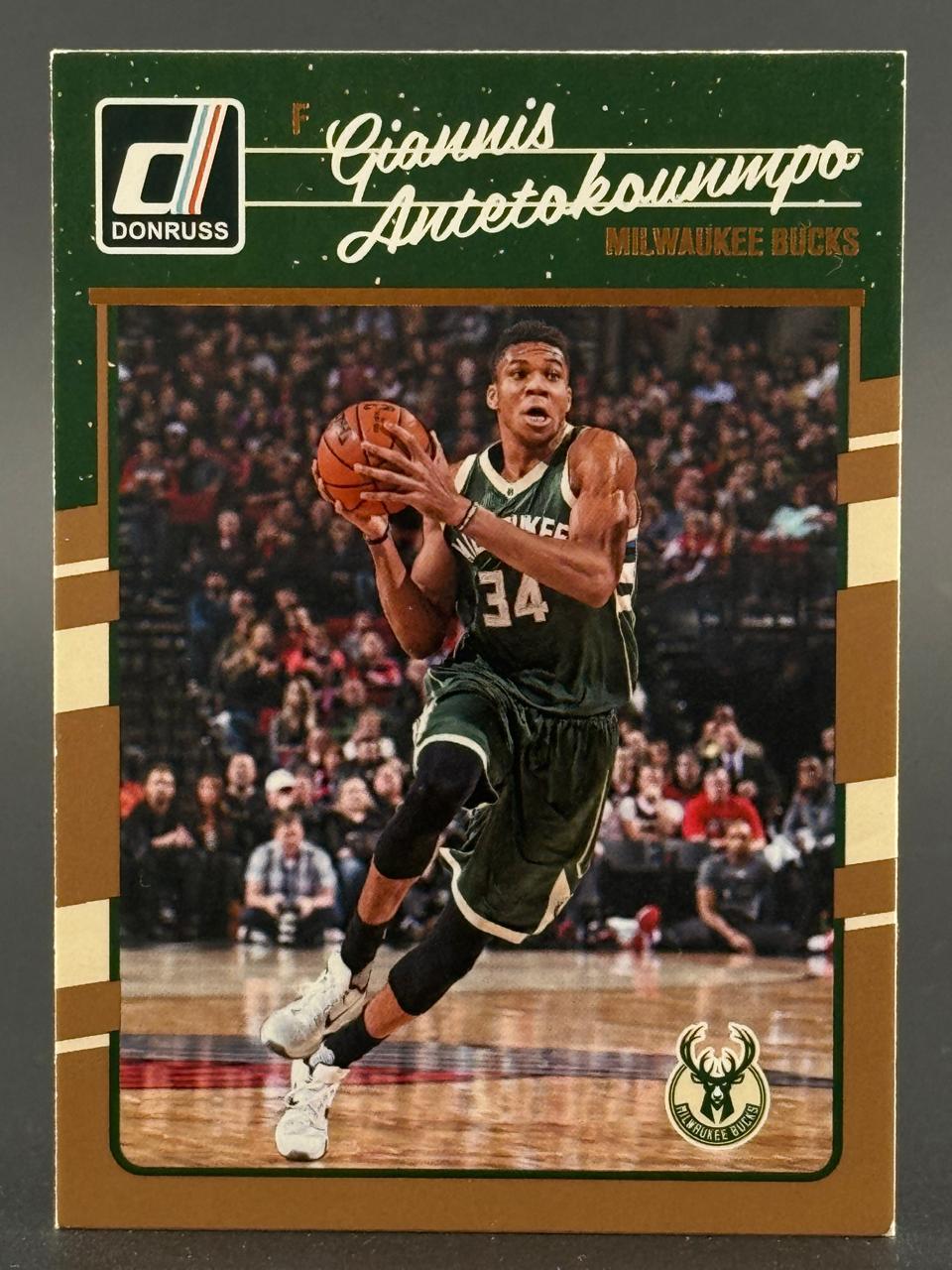 Giannis Antetokounmpo Milwaukee Bucks trading card from Donruss.