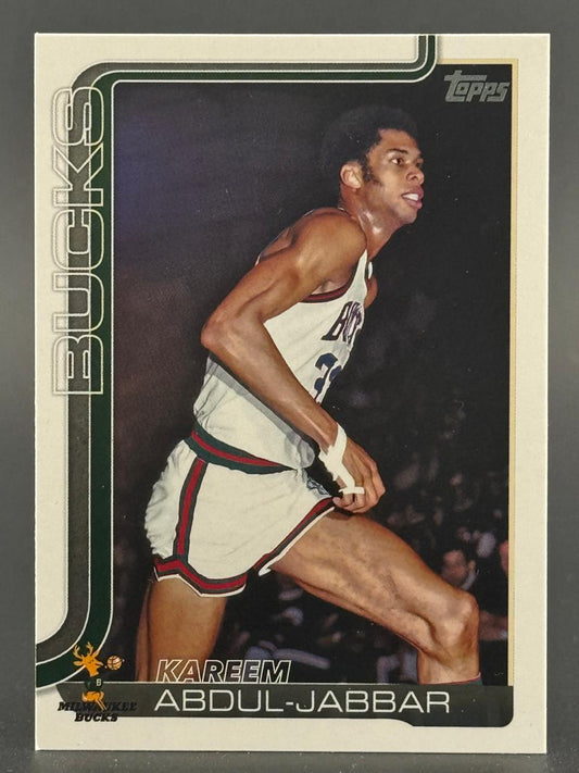 1973-74 Topps Kareem Abdul-Jabbar Milwaukee Bucks basketball card.