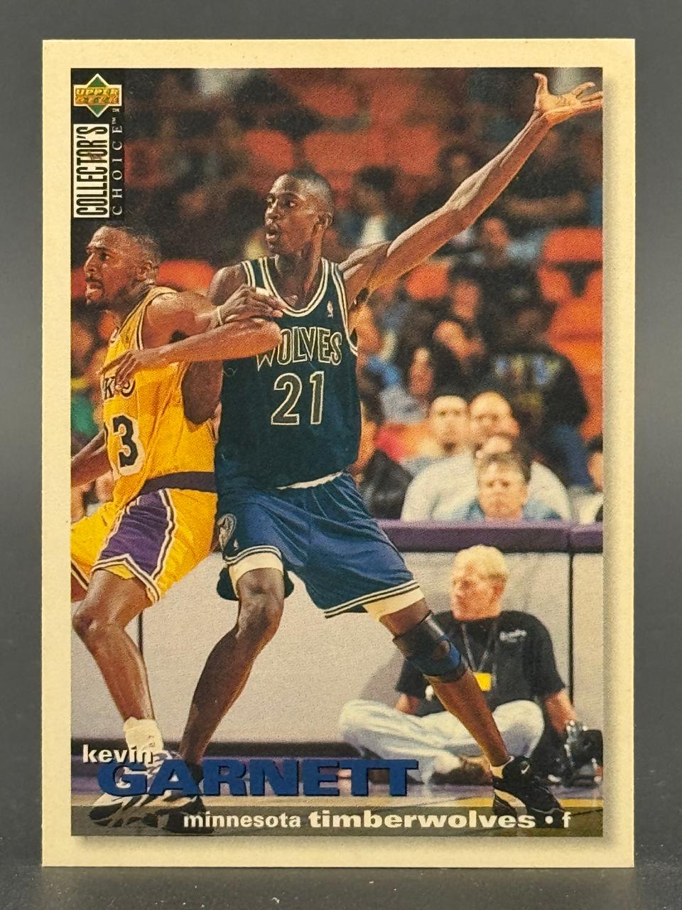 1995-96 Upper Deck Collector's Choice Kevin Garnett trading card #21.