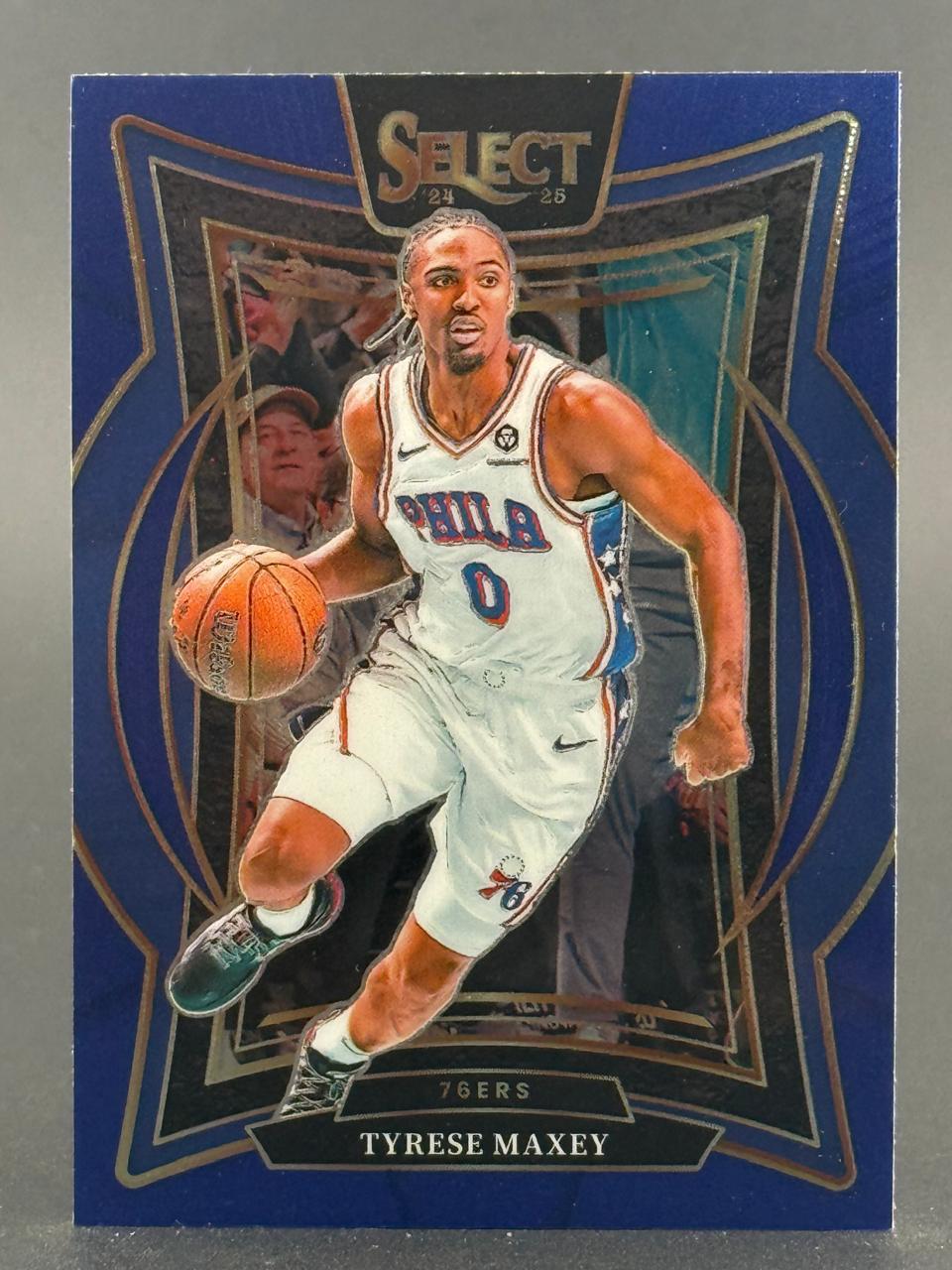 2024-25 Panini Select Tyrese Maxey 76ers basketball trading card.