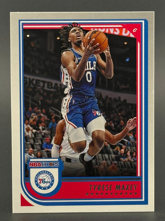 Tyrese Maxey 2021-22 NBA Hoops basketball trading card.