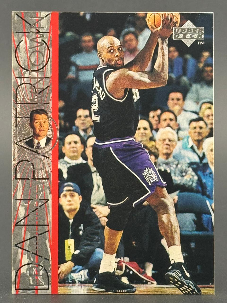 1993 Upper Deck trading card of Mitch Richmond in a Kings uniform shooting a basketball.