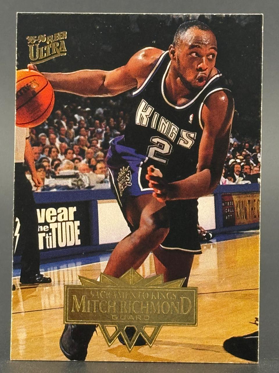 1995-96 Fleer Ultra Mitch Richmond basketball card, #2 Sacramento Kings guard dribbling.