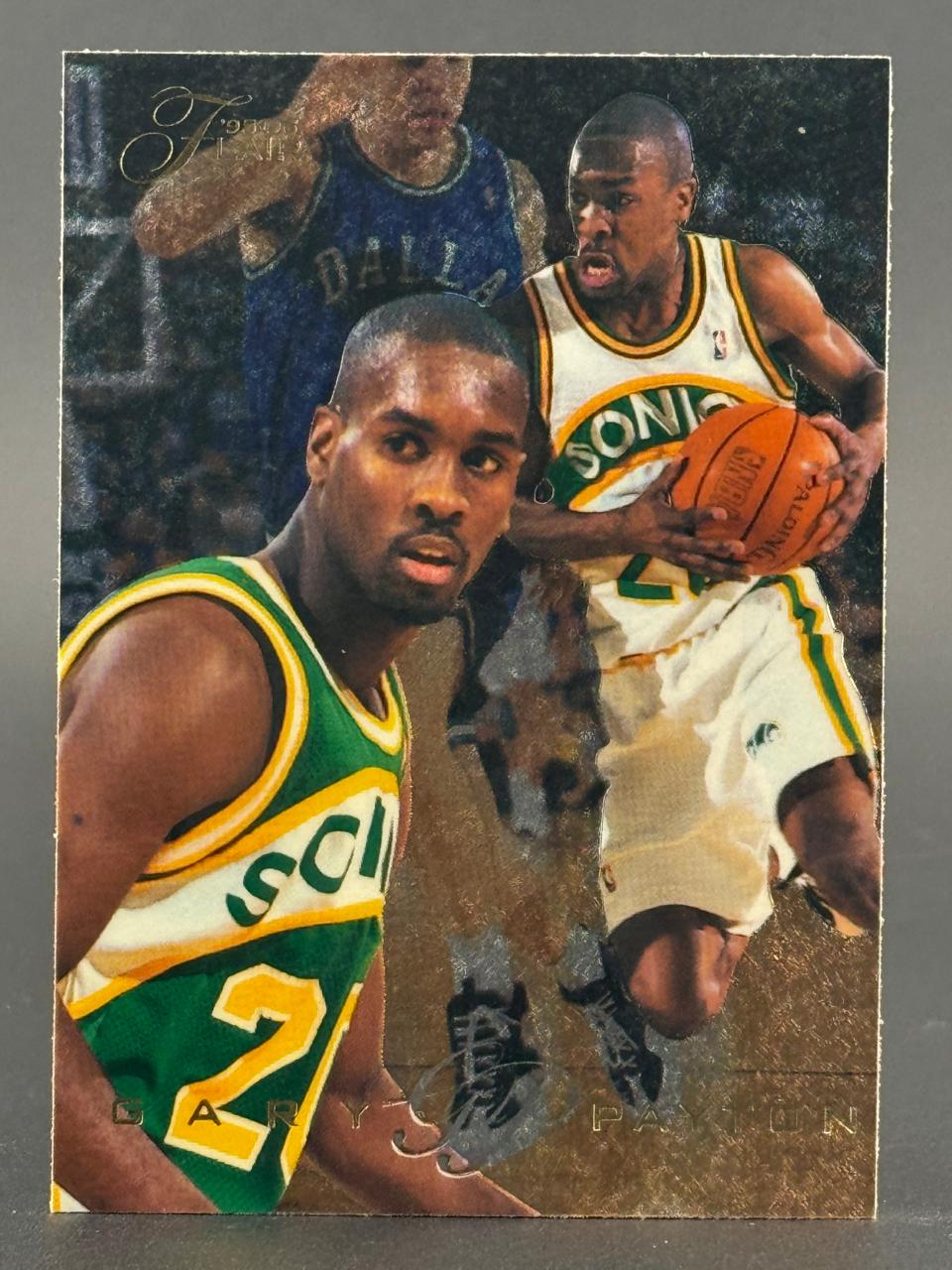 1997-98 Flair Showcase Gary Payton basketball card.