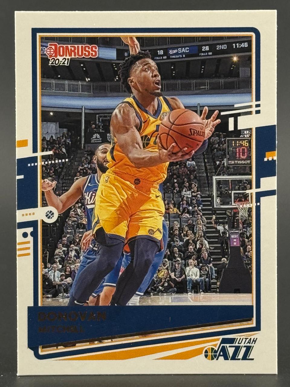 2020-21 Donruss Donovan Mitchell Utah Jazz basketball card.