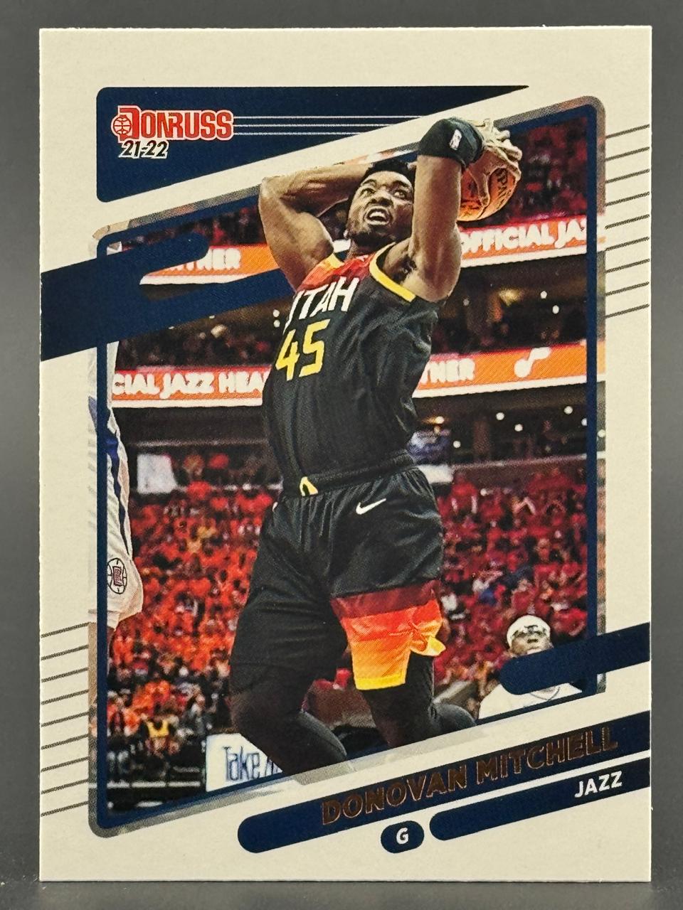 2021-22 Donruss Donovan Mitchell Utah Jazz basketball card.
