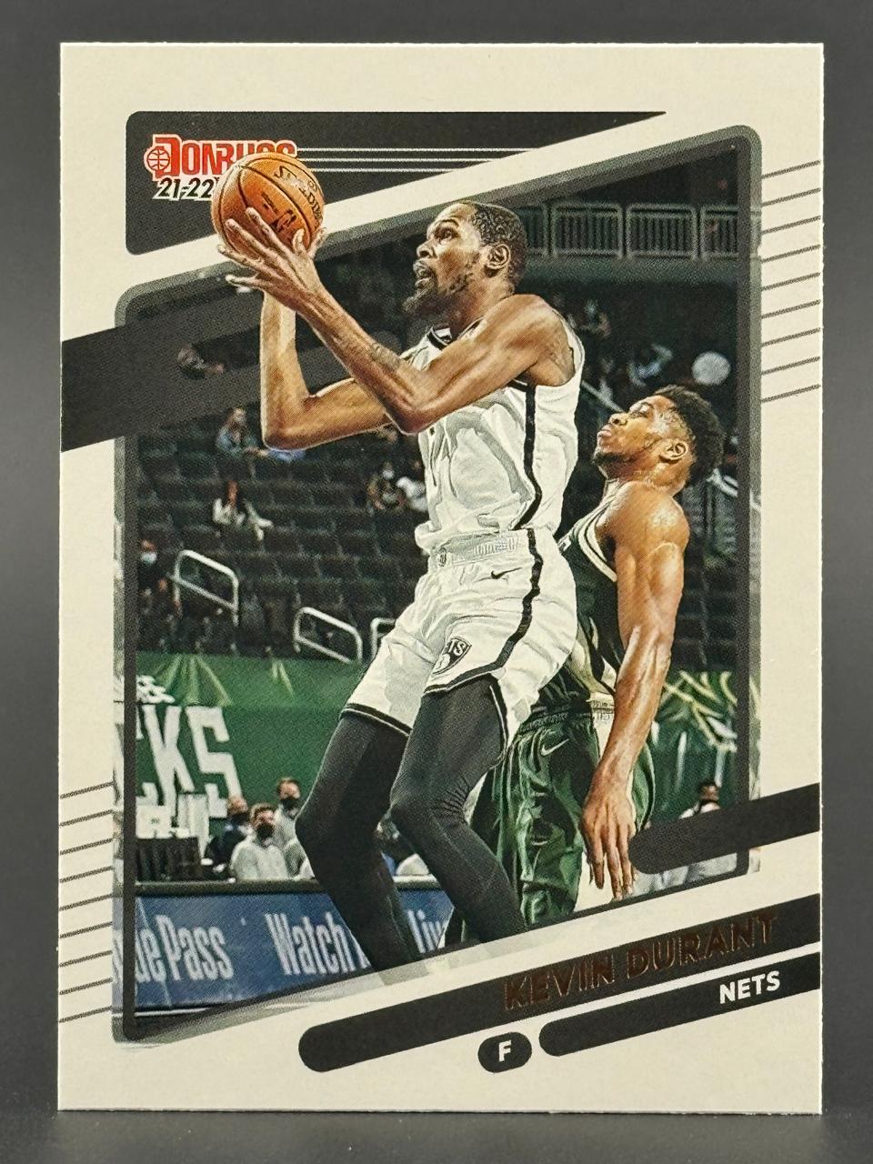 21-22 Donruss Kevin Durant Nets trading card.